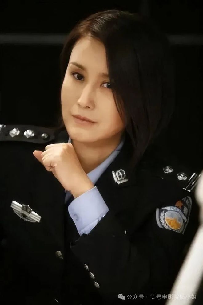 姚安娜尬演女警，上一个这么挨骂的是刘涛，没想到她还不是最差的