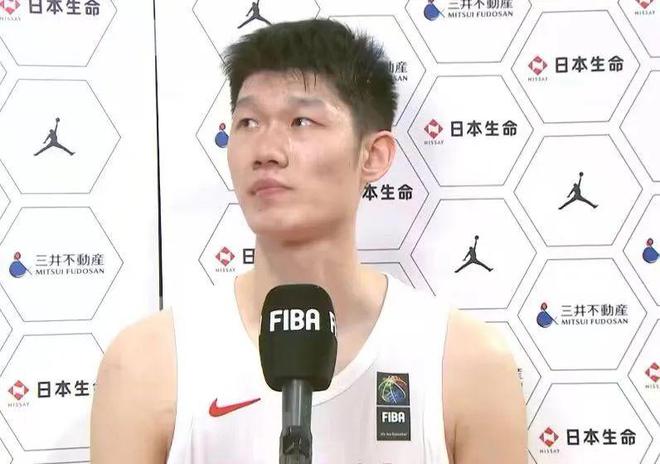 阿布妹妹对喷胡明轩女粉！37分钟24分！演员老婆比NBA更诱人……