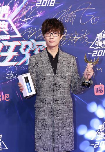 许嵩获年度最佳男歌手 微博上榜人气top10