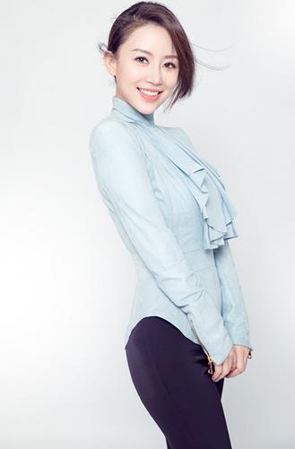 “九球天后”潘晓婷曝光写真大片 尽显知性美