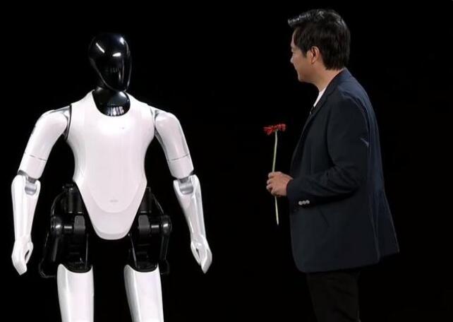 人形仿生机器人“CyberOne”