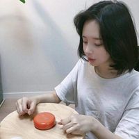 青春活力的90后女生头像