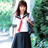 穿校服的日本女生头像
