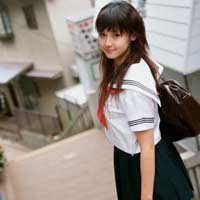 穿校服的日本女生头像