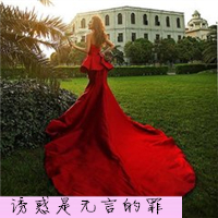 红色婚纱写真头像 女子一袭红衣，冷艳妖异