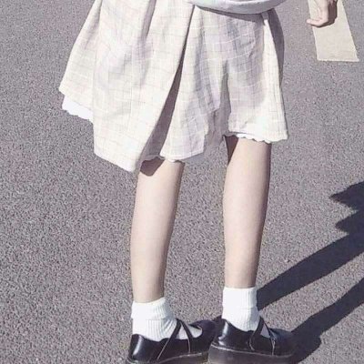 日系风性感短裙女生头像
