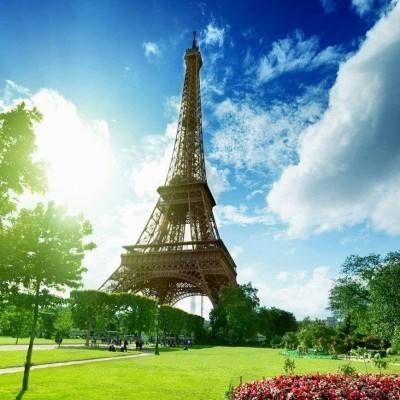 法国巴黎埃菲尔铁塔风景头像