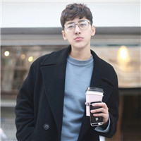 戴眼镜成熟的韩国帅哥头像
