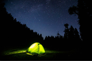 露营帐篷唯美图片 夜的香气弥漫在空中