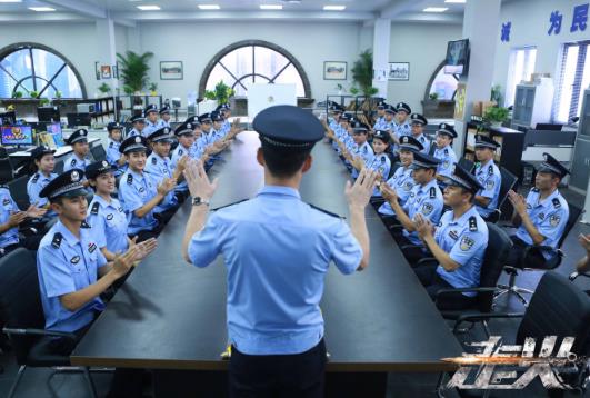 《走火》青岛开播发布会 高铁时代第一部全景式展现铁路警察精神风貌